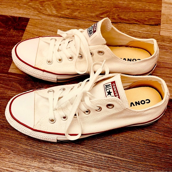 White Converse with red and dark blue stripes - Picture 2 of 2